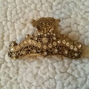 Beautiful hair clip, gold tone with white gems